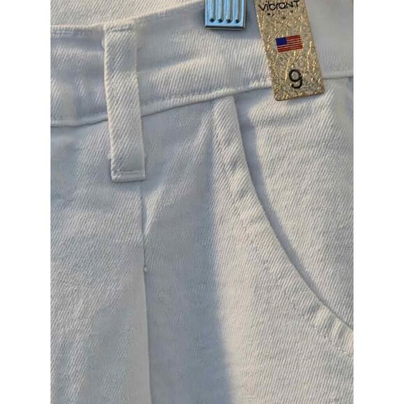 VIBRANT m.i.u Size 9 
SNOW Edge Fray White Denim - Picture 1 of 3